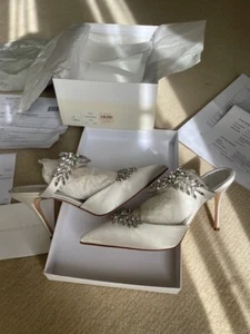 RRP $2199.00 MANOLO BLAHNIK LURUM WHITE SATIN CRYSTAL HEELS MULES SIZE EURO 40 - Picture 1 of 14