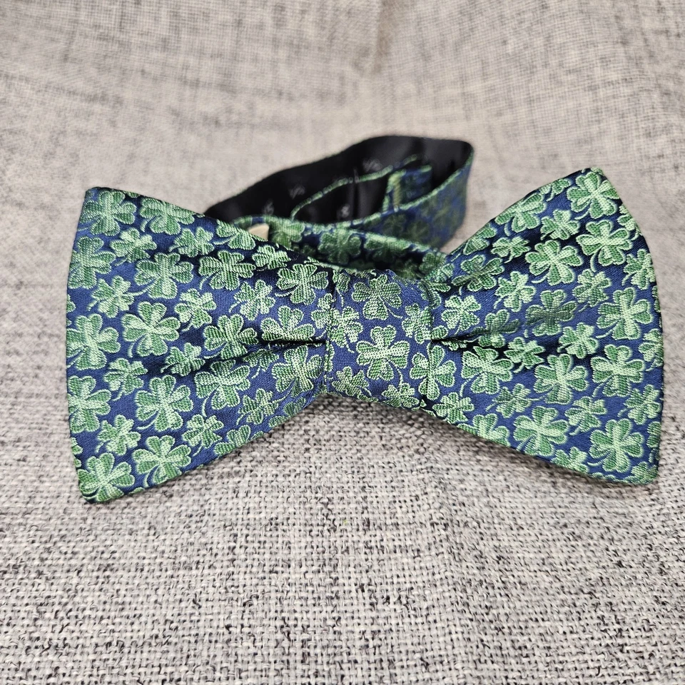 Pajarita verde martes tréboles de 4 hojas, fácil corbata ajustable seda/poliéster Foto 1 de 4