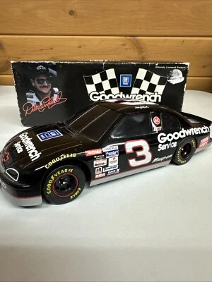 Banco de coche fundido a presión Dale Earnhardt #3 GM Goodwrench 1994 Champion 1:24 Foto 1 de 4