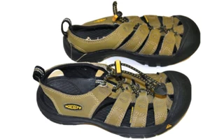 KEEN NEWPORT Kids Sz 34/2 Waterproof Sandals Army Green Khaki Hiking Water shoes - Picture 1 of 4