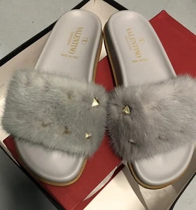 Valentino Garavani Rockstuds Nerz Pelz Pantolette/Sandale Grau EU36 UK3 US6 UVP 975£ - Bild 1 von 14