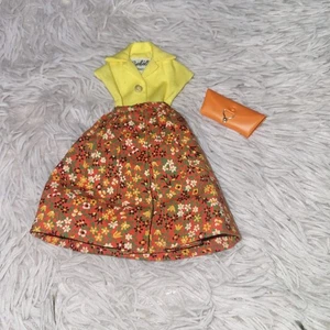 Muñeca Barbie Country Fair 1603 Camisa Amarilla Floral Marrón Falda Cartera 1964 - Imagen 1 de 17