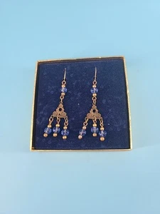 Pendientes colgantes azules Avon cuentas de flores de piedra dorada - Imagen 1 de 3