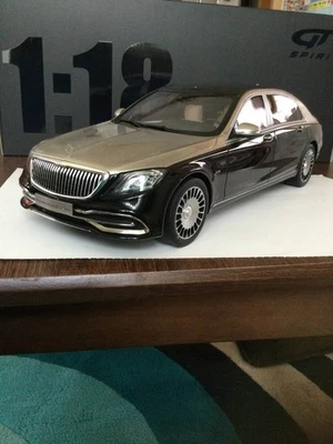 GT SPIRIT 1/18 Mercedes Maybach S650 (Argent/Noir) - Photo 1/4