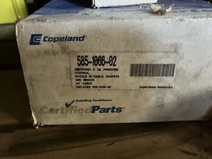 Copeland 585-1066-02 Sentronic 3 Oil Pressure Module and sensor BRAND NEW MAKE - Picture 1 of 1