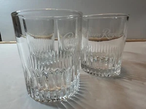 Vaso de bebida Crown Royal Whiskey Rocks logotipo cursivo en relieve en la parte inferior 4 piezas - Imagen 1 de 4