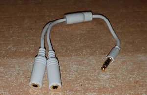 4-pol 3,5mm Stecker zu 2x4-pol 3,5mm Kupplung weiß 0,2m 4 Pin  - Bild 1 von 3