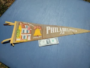 Banderín de recuerdo vintage Philadelphia PA Betsy Ross House Liberty Bell 8" x 27" - Imagen 1 de 13