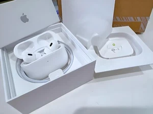 APPLE Pro 2. Generation MagSafe Charging Case in Ear Wireless Headphones White - Picture 1 of 4