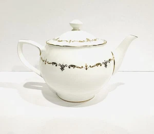 Royal Worcester GOLD CHANTILLY Teapot with Lid Fine Bone China Excellent EUC - Picture 1 of 4