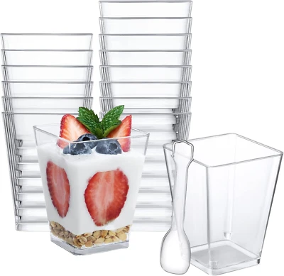 Paquete de 50 tazas de postre de plástico pequeñas transparentes cuadradas con cucharas de 5 oz Foto 1 de 4