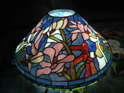 Reproducción antigua pantalla Tiffany (exenta de impuestos EE. UU.) Foto 1 de 4