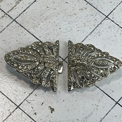 VINTAGE ART DECO WHITE GOLD TONE  BELT BUCKLE RHINESTONES  - Image 1 of 4