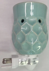 Turquoise Green Honeycomb Plug in Fragrance and Wax Melt Warmer Night Light - Picture 1 of 9