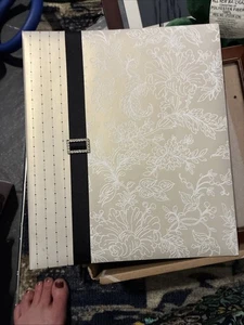 Álbum de recortes de tela de boda Hallmark 13 x 11 blanco WCA4229 precio de venta sugerido por el fabricante $60 - Imagen 1 de 3