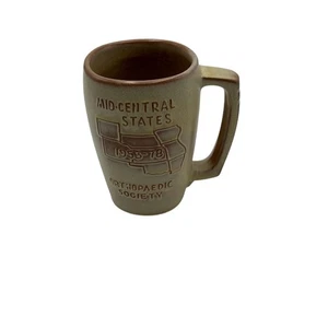 Taza conmemorativa Frankoma Pottery Gold Orthopaedic Society 1955-78 - Imagen 1 de 12