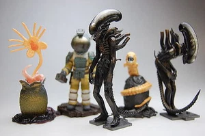 Kaiyodo Hot ALIEN Collection Capsule Q Characters AVP Toys 5 Figure - Picture 1 of 12