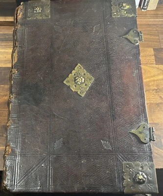 Dutch Pirated KJV Folio Bible 1708, Original Brass Work And 5 Maps By J. Moxon Foto 1 de 4