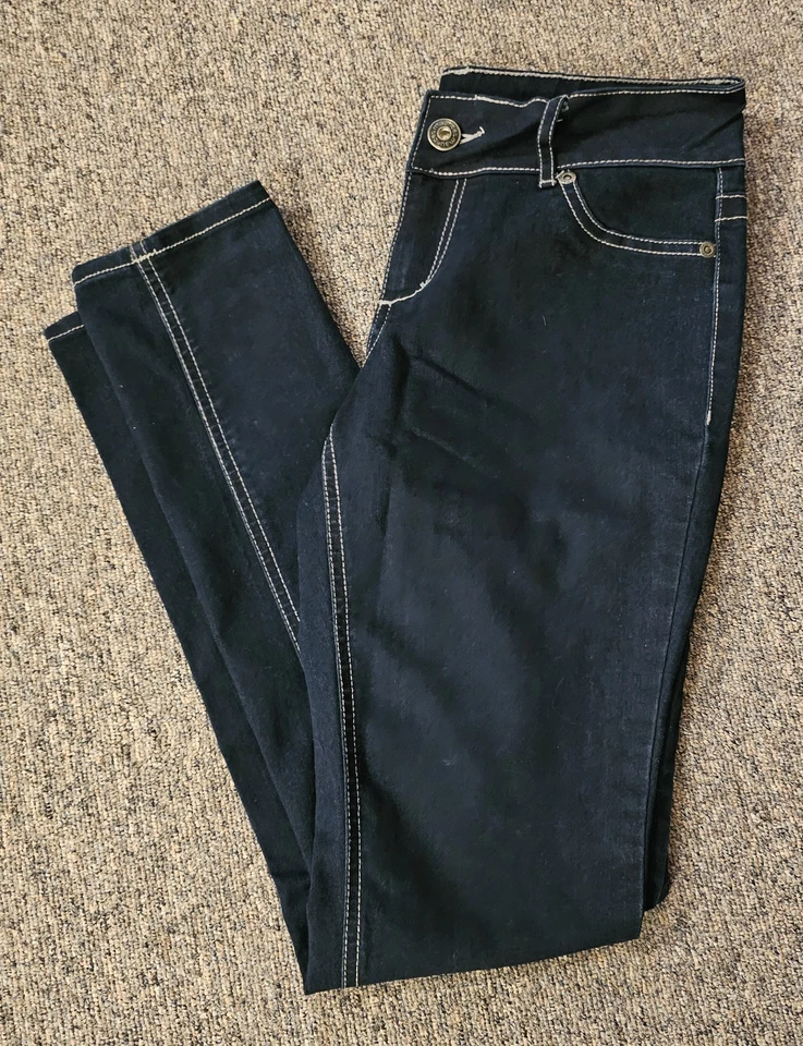 MAURICES Womens Small Short Jeans Dark Wash 5 Pocket Wide Waistband Stretch MW - Image 1 of 4