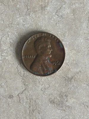 1961 No Mint Mark Lincoln Penny In ￼Excellent Condition Error Of L In Rim - Image 1 of 3