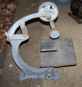 Lijadora de banda, poleas, ralentí de hierro fundido Mead Chicago de colección rara de 1" x 42" - Imagen 1 de 9