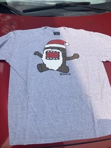 DOMO KUN Santa Hat Christmas Gray T-Shirt XL Adult RARE FREE SHIPPING - Picture 1 of 2