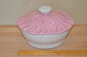 Tazón de cocina elegante de colección rosa beige cerámica artística en mal estado cabaña con tapa hecho en EE. UU. - Imagen 1 de 8