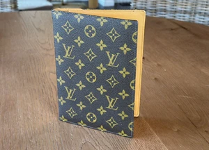 Louis Vuitton De Colección Raro Agenda Cuaderno Cubierta Monograma Escritorio Accesorio Saks Fifth - Imagen 1 de 7