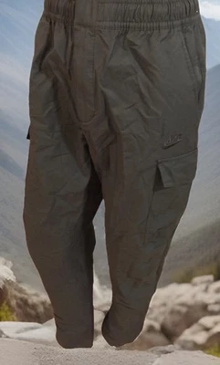 Nuevo con etiquetas Pantalón Nike Verde Hombre L DD5207-355 Utility Carga Ropa Deportiva Verde Oliva Foto 1 de 4