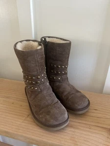 UGG Clovis Genuine Sheepskin Studded Strappy Boots Sz 8 Brown Side Zip - Picture 1 of 7