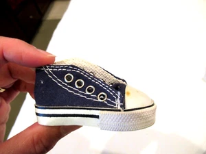 Navy blue high top sneaker keychain - Picture 1 of 5