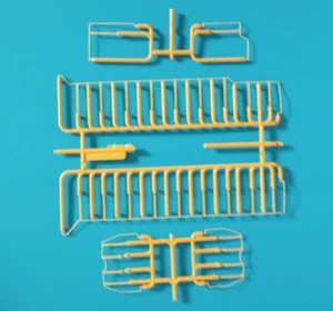 SANTA FE MERGER YELLOW GP35 RTR Handrails (Plastic Version) Athearn - HO - Picture 1 of 1