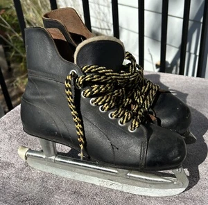 Vintage Adult Size 7 Winnwell Ice Hockey Skates Canada Made - Picture 1 of 13