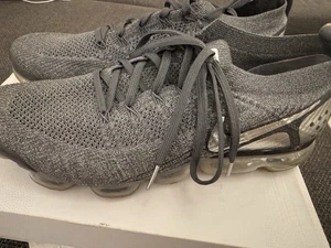 Nike Air VaporMax Flyknit 2 Dark Grey Chrome Dark Grey  Größe 14/Euro 48.5 - Bild 1 von 6