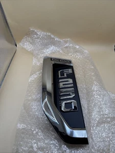 Placa de identificación izquierda Ford F-250 Super Duty 2017-2022 King Ranch nueva OEM genuina - Imagen 1 de 4