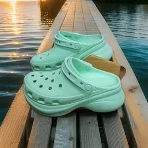 Crocs Classic Platform Clog Women's Size 5 Celery Walking Working Boating - Picture 1 of 10