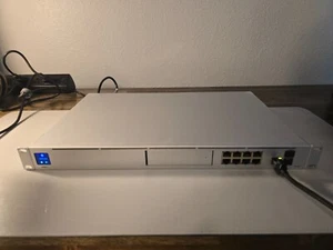 Ubiquiti Network Unifi Dream Machine Pro (UDM-Pro) - Picture 1 of 9