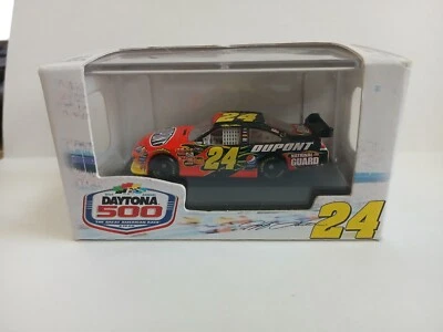 Winners Circle NASCAR 2009 Jeff Gordan Dupont 24 Foto 1 de 4