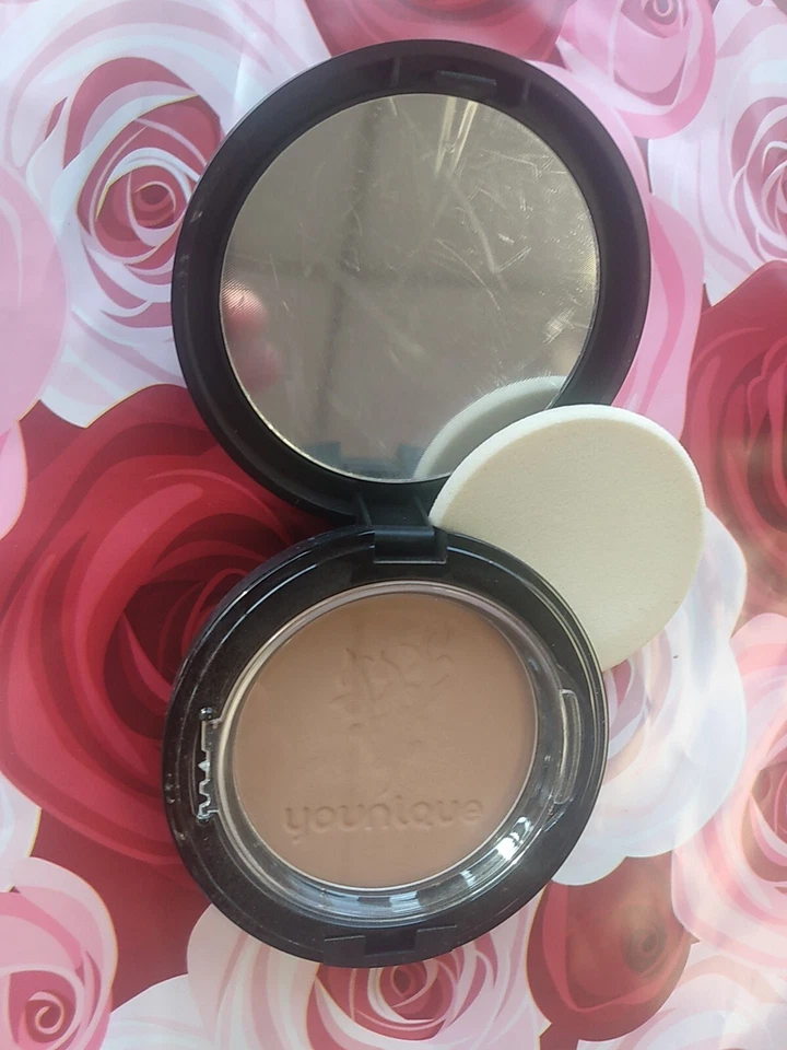 Base en polvo prensado Younique Camelot  Foto 1 de 1