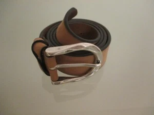 Cintura marrone medio, fibbia color argento, lunghezza 95 cm, larghezza 35 mm - Foto 1 di 6