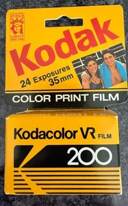 Pellicola Kodak Gold 200 110 stampa a colori 24 esposizione scaduta 02/1988 sigillata - Foto 1 di 7