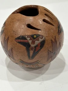 Navajo Seed Pot Nancy Chilly Native American Bear Folk Art Handcrafted Signed - Picture 1 of 15