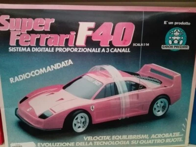 SUPER FERRARI F40 RADIOCOMANDATA SCALA 1/14 by GIOCHI PREZIOSI ANNI 80 - Immagine 1 di 3