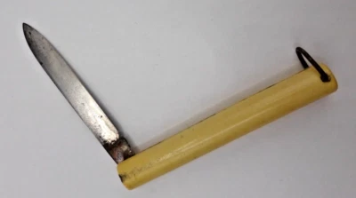 Cuchillo Plegable Vintage 2 1/2" Baquelita Amarilla (?) Foto 1 de 3