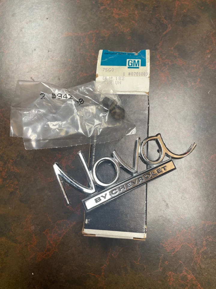 Chevrolet Nova 1969-72 emblema maletero 8701089 GM Foto 1 de 1