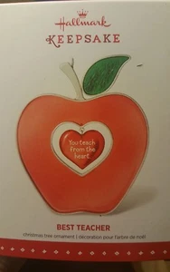 2015 Hallmark Weihnachten Andenken Ornament Bester Lehrer Apfel Neu im Karton NEU IM KARTON - Bild 1 von 2