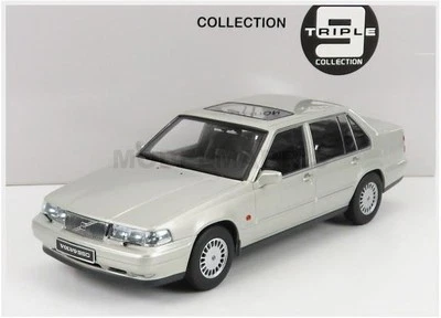 TRIPLE9 T9-1800301 VOLVO - 960 1996 - SILVER SAND MET - 1/18 - Immagine 1 di 2