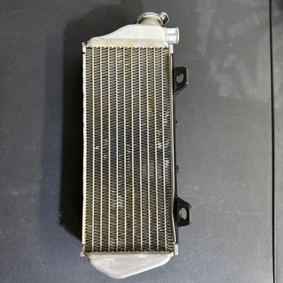 Radiador lateral derecho OEM 2019-2022 KTM SX-F Husqvarna FC GasGas MC 250-500 Foto 1 de 4