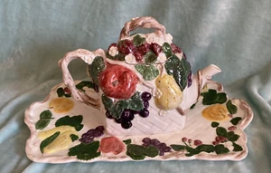 Tetera Duncan Ent pintada a mano 8" de alto 11" de ancho y bandeja 18" x 10,5" uvas pera - Imagen 1 de 10