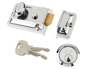 Yale Locks - 77 Traditional Nightlatch 60mm Backset Chrome Finish Box - Picture 1 of 1
